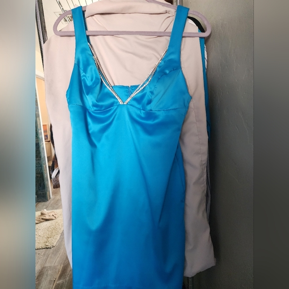 Turquoise dress - Picture 5 of 5